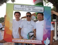 Jornada de Educacion Financiera en el Parque Urbano de la ciudad de Santa Cruz